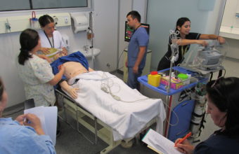 Experta en simulación UDD expuso en Curso internacional de comunicación de malas noticias en salud en Perú