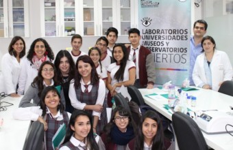 Centro de Química Médica recibe a más de 60 escolares en su laboratorio