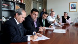Firma convenio AMCA y Servicio Salud Chiloé - Foto MINSAL