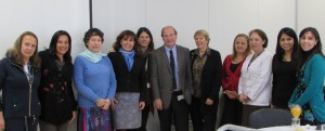 Miembros Red de Salud Metropolitano Oriente, autoridades de Facultad y coordinación del proyecto