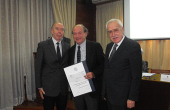Director del ICIM UDD es premiado por la Academia Chilena de Medicina por su aporte a la investigación médica