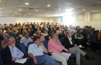 DOCENTES SE REÚNEN EN TORNO A CLAUSTRO DE MEDICINA