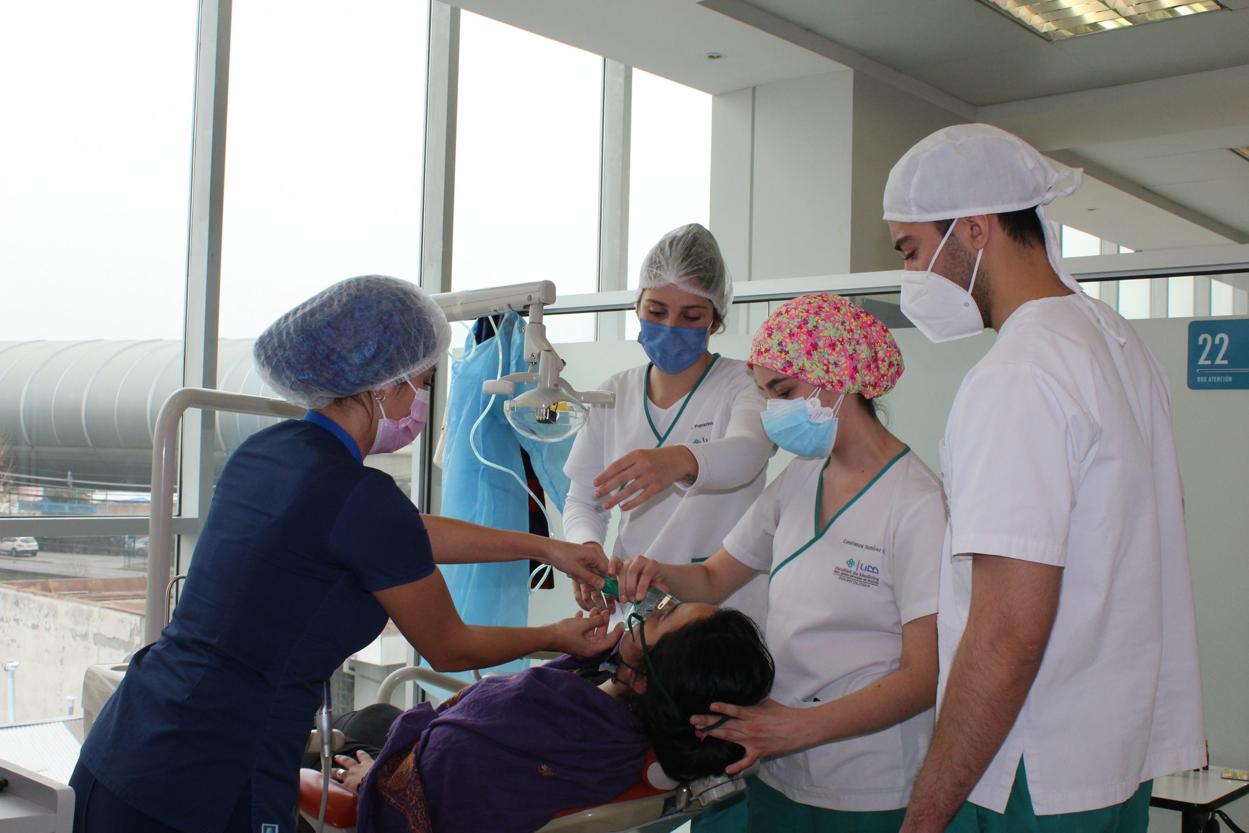 Estudiantes de Odontología UDD realizan actividad práctica de