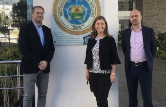 Académicos del Centro de Bioética UDD exponen en Universidad Central de Ecuador