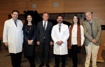 Alfredo Perl realiza concierto para médicos, docentes y estudiantes de la Facultad