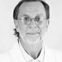 Dr. Álvaro Insunza Figueroa