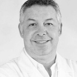 Dr. Marcelo González Viciedo