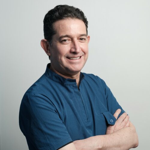 Dr. Cristián López