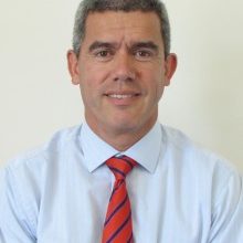 Director de Kinesiología UDD recibe reconocimiento por su trayectoria