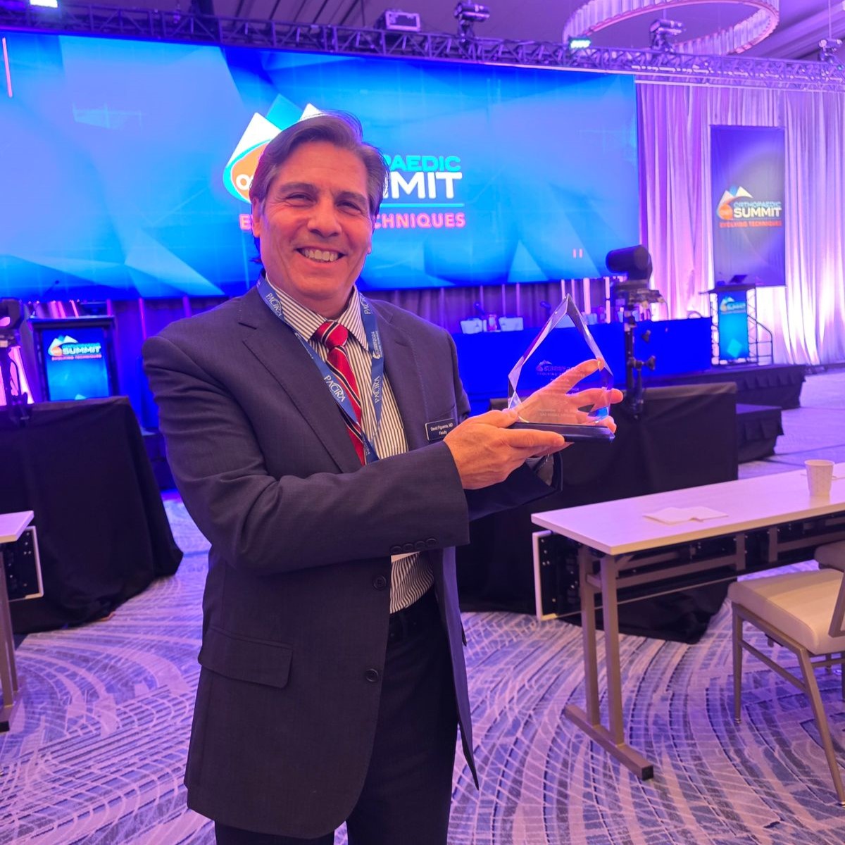 El Dr. David Figueroa es reconocido como “Distinguished International ...