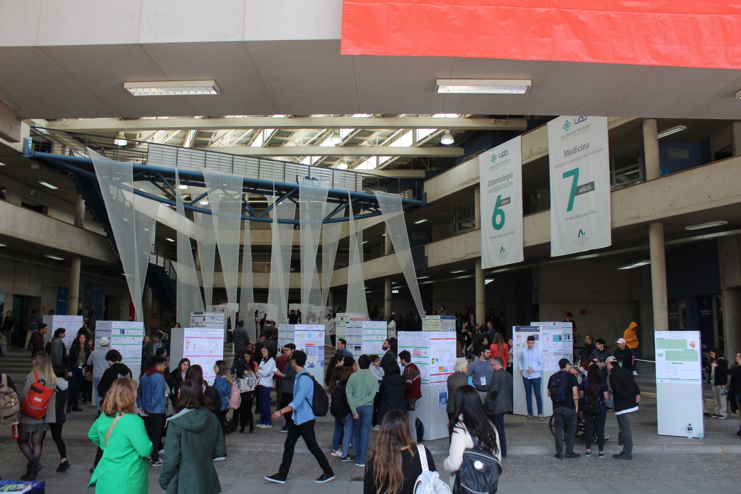 Feria de Ciencias e Investigación de la UDD reunió a más de 70 ...