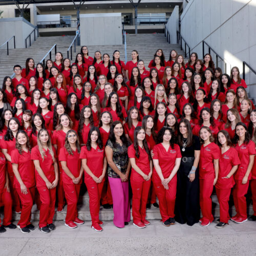 Estudiantes de Obstetricia UDD protagonizan ceremonia de investidura